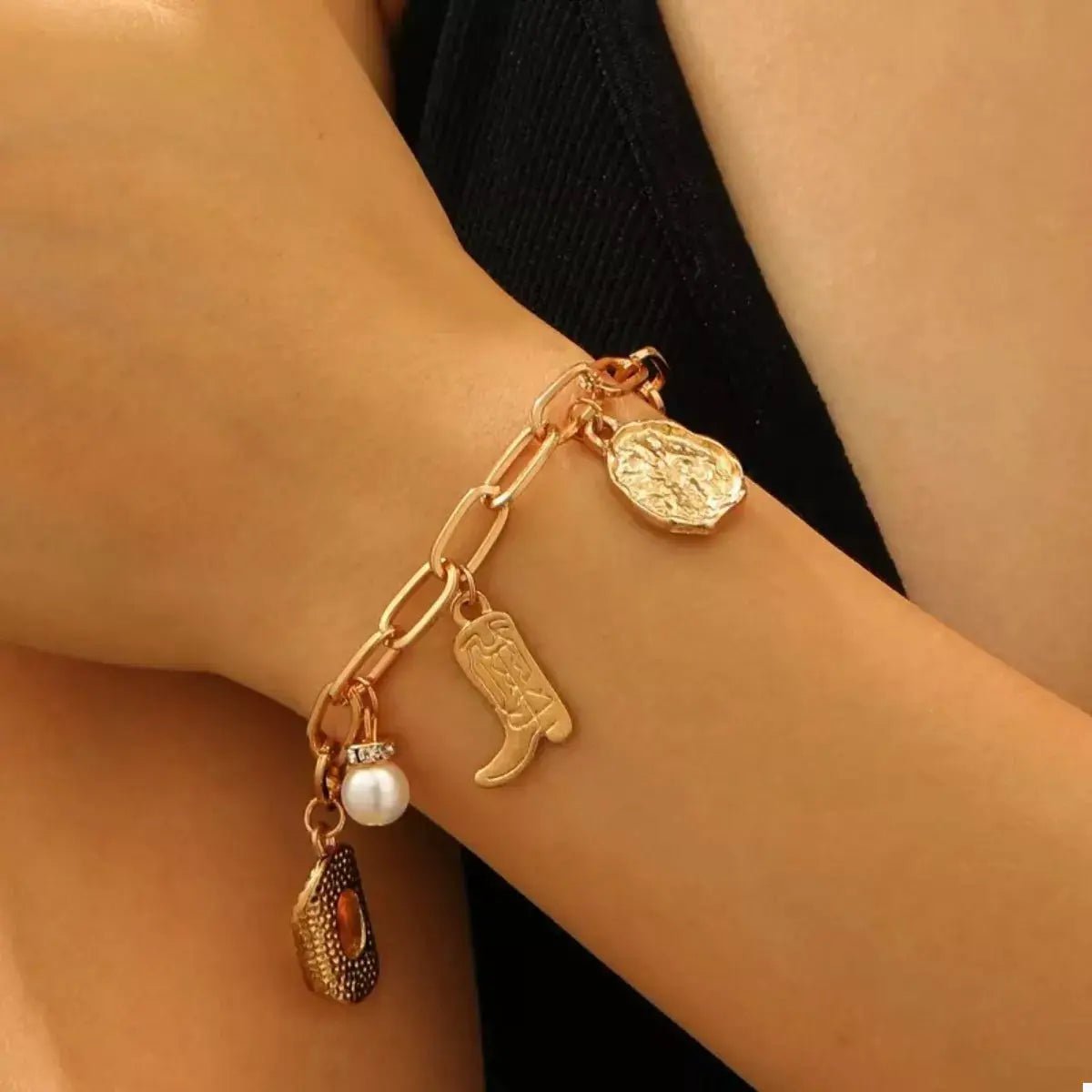 18K Gold Plated Charm Necklace And Bracelet Set With Pearls - Fritsch & Co.
