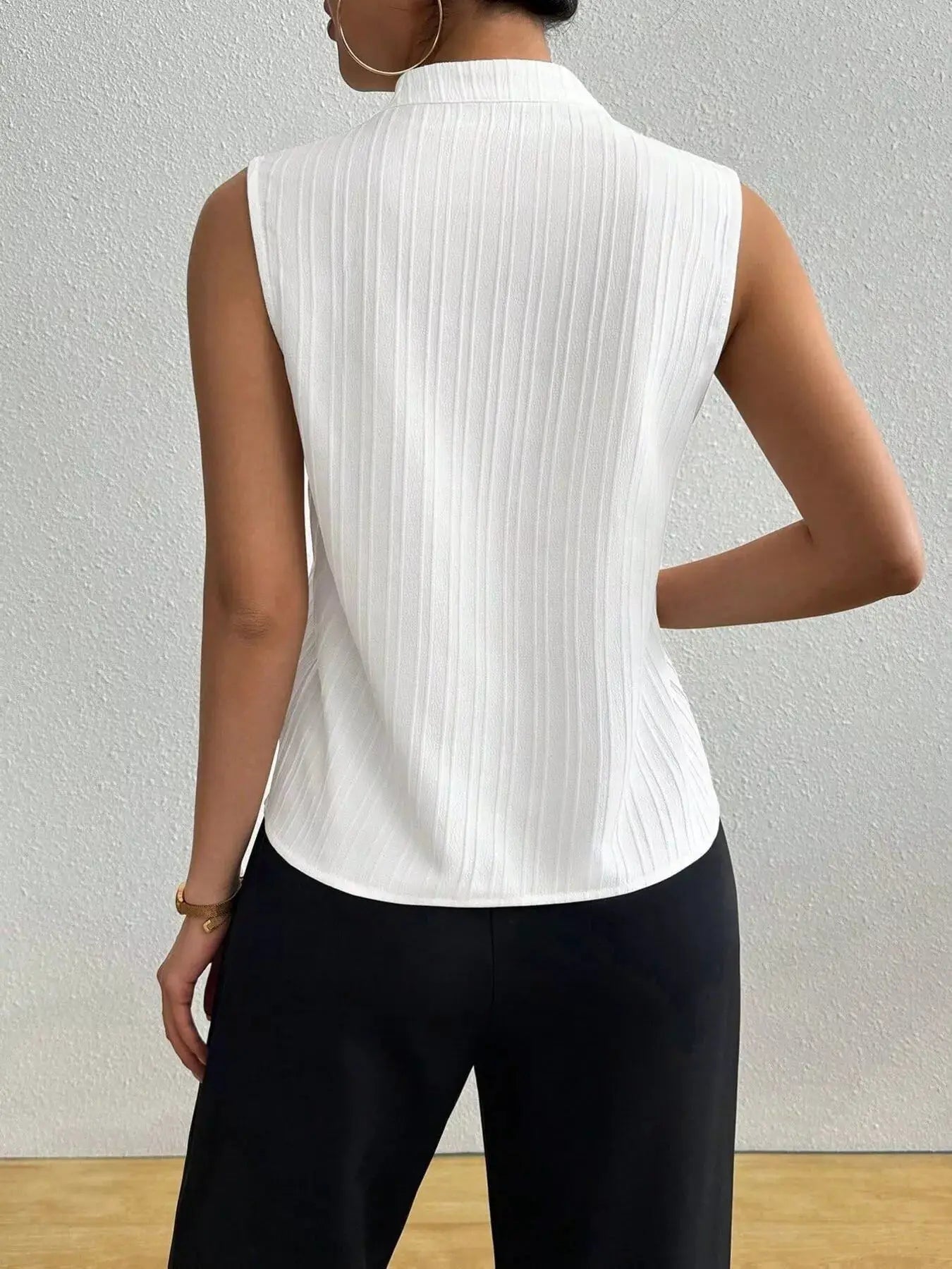 Textured Notched Sleeveless Top For Women Workwear Sleek Modern Fit - Fritsch & Co.